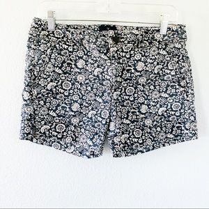 American Eagle Mid Rise Blue White Floral Shorts 6